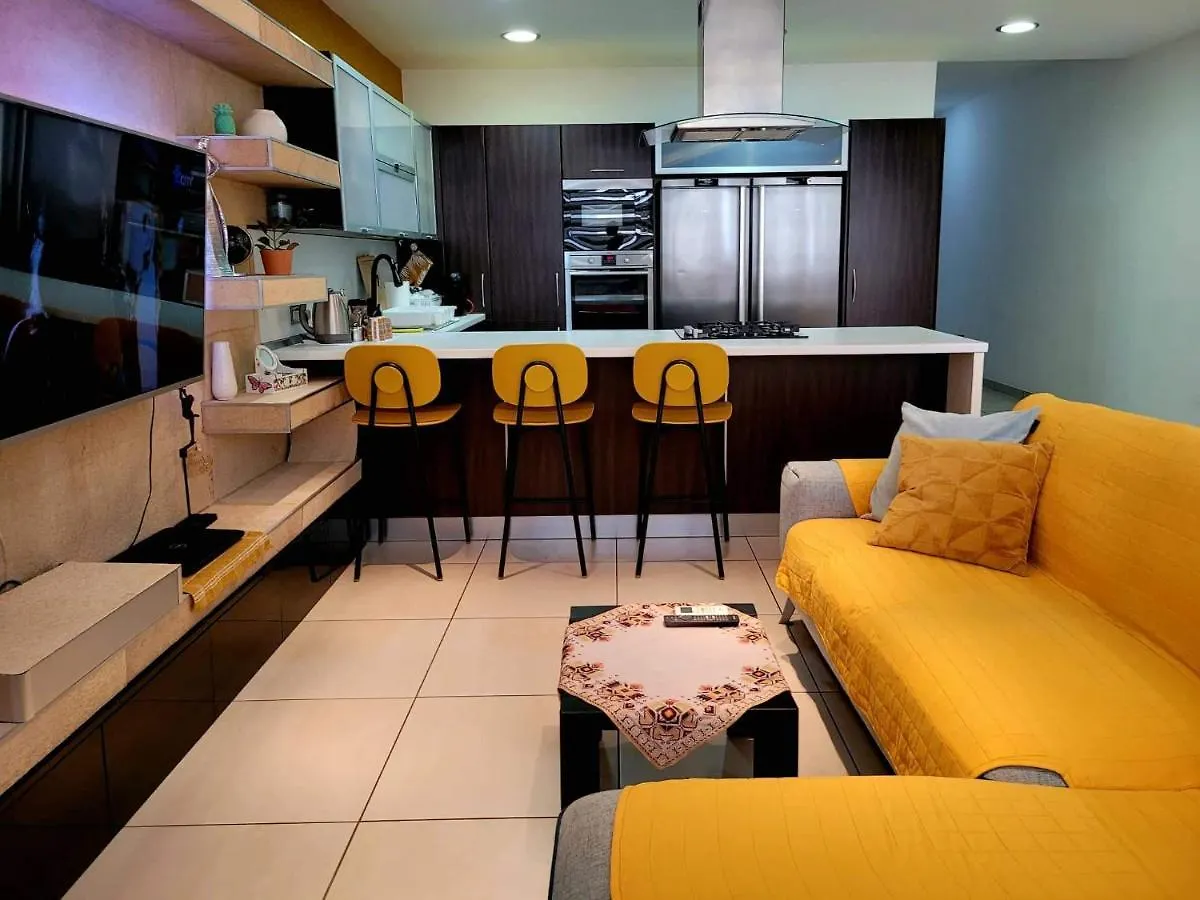 Homestay 1 Bedroom Apartment With Living Room And Terrace San Gwann