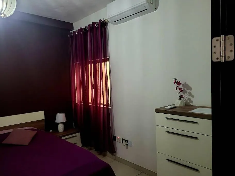 1 Bedroom Apartment With Living Room And Terrace San Ġwann