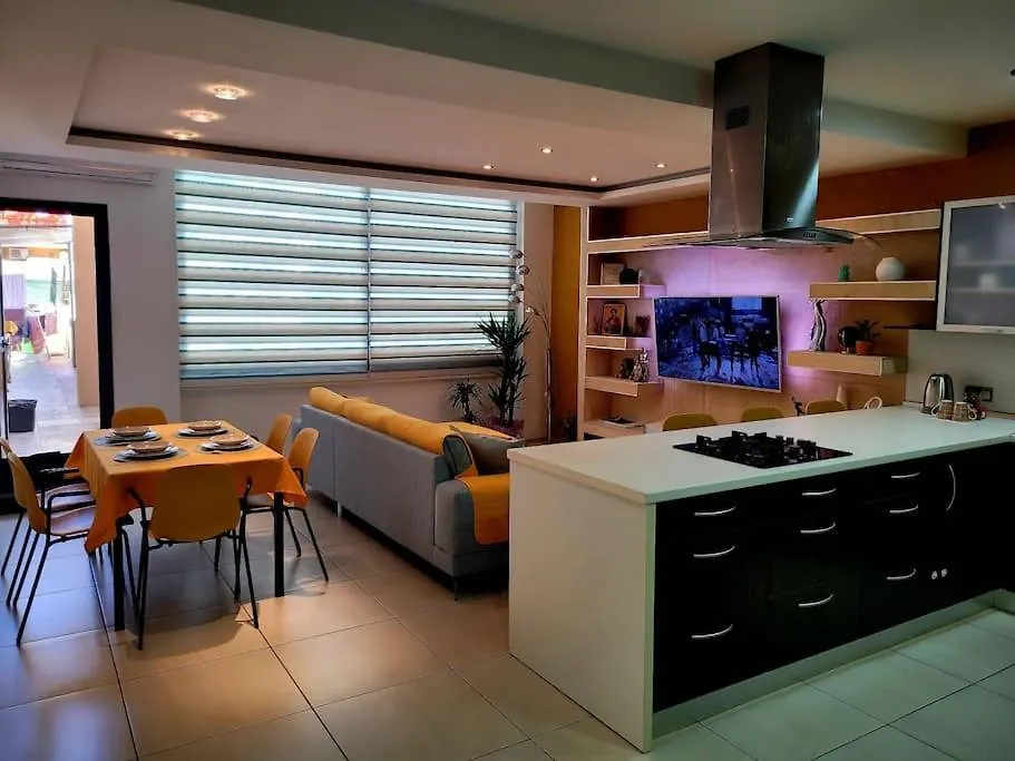 1 Bedroom Apartment With Living Room And Terrace San Gwann